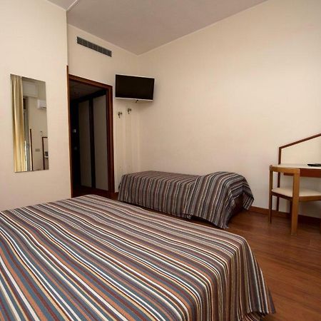 Hotel River Palace Terracina Kültér fotó