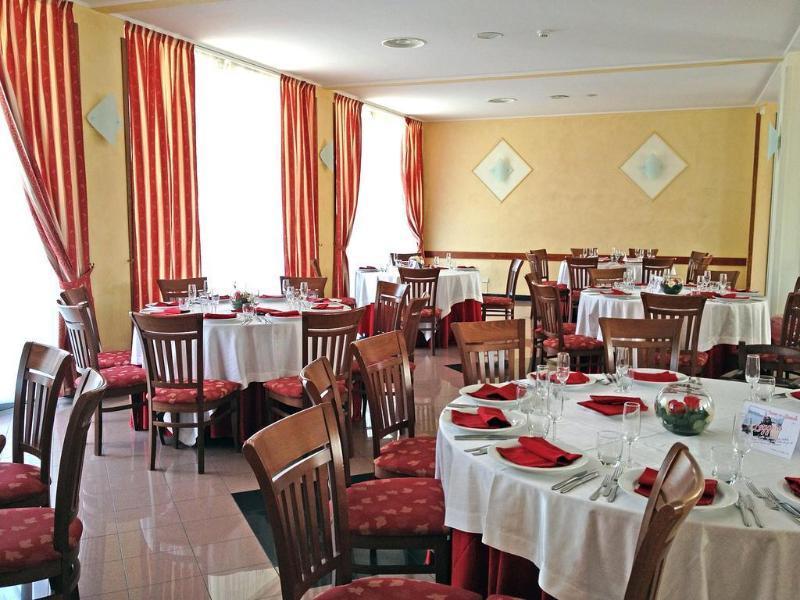 Hotel River Palace Terracina Kültér fotó